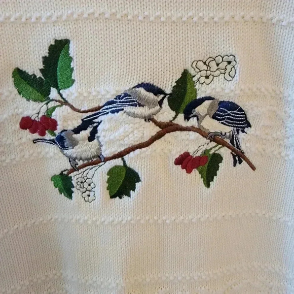 Vintage Cabelas Womens Embroidered Chickadee Sweater - Picture 3 of 5
